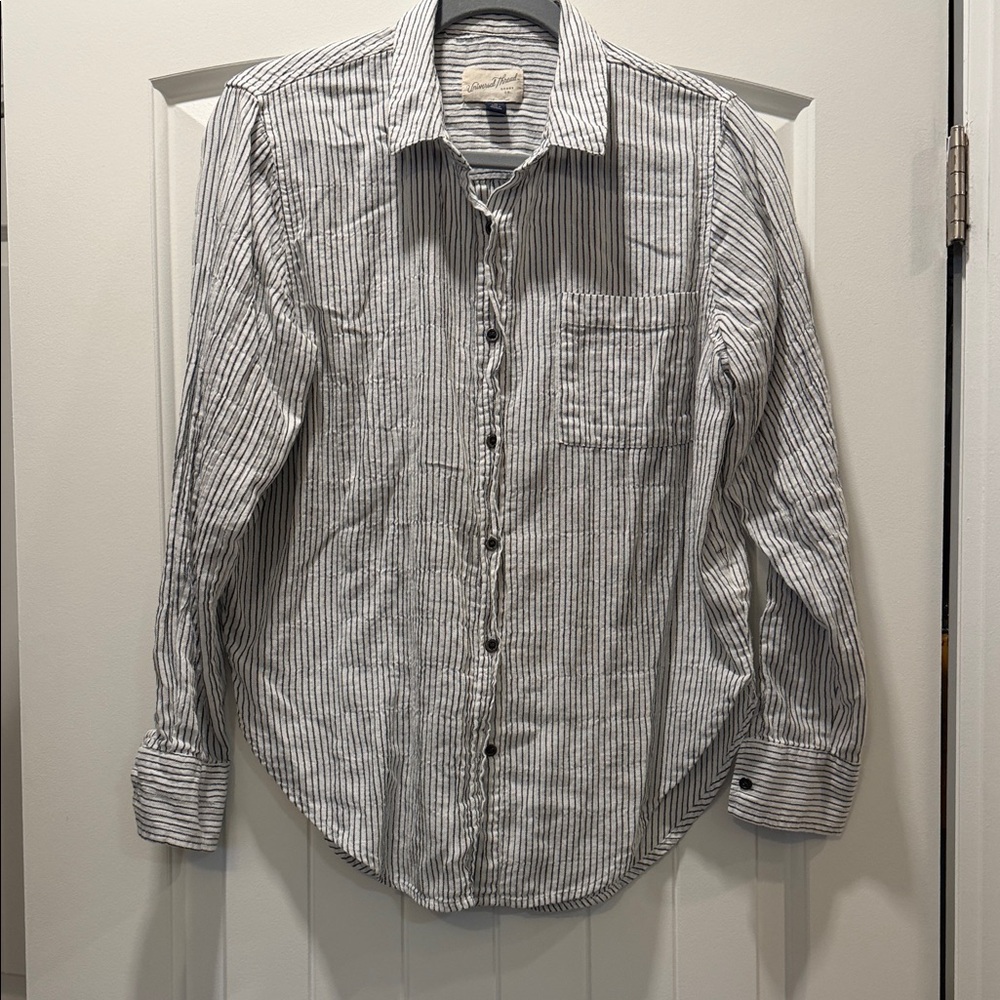 Universal Thread Black and White Striped Button Down Shirt